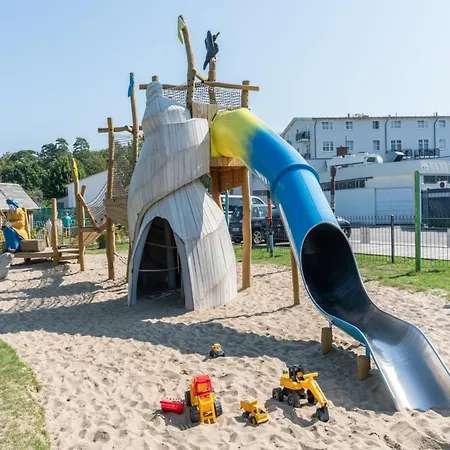 Seepark Mit Ahoi Badewelt & Balkon * Sellin (Rugen)